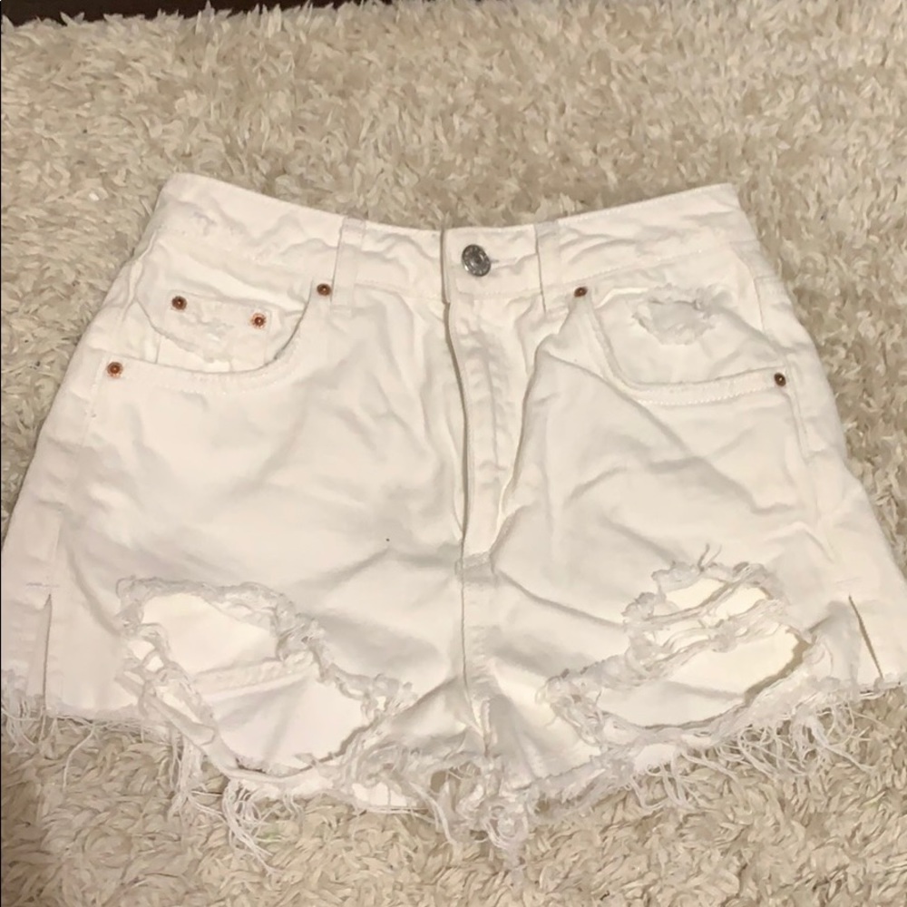 TOPSHOP : white distressed high waisted shorts